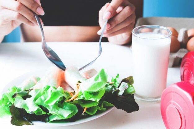 Entsalada eta Jogurt edalontzia